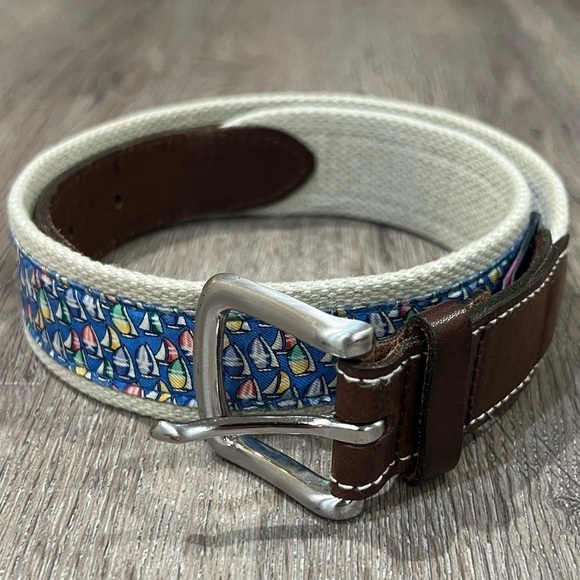 Mens Vineyard Vines 30W Navy Sailboat Pattern Classic Preppy Canvas Leather Belt - Picture 3 of 6